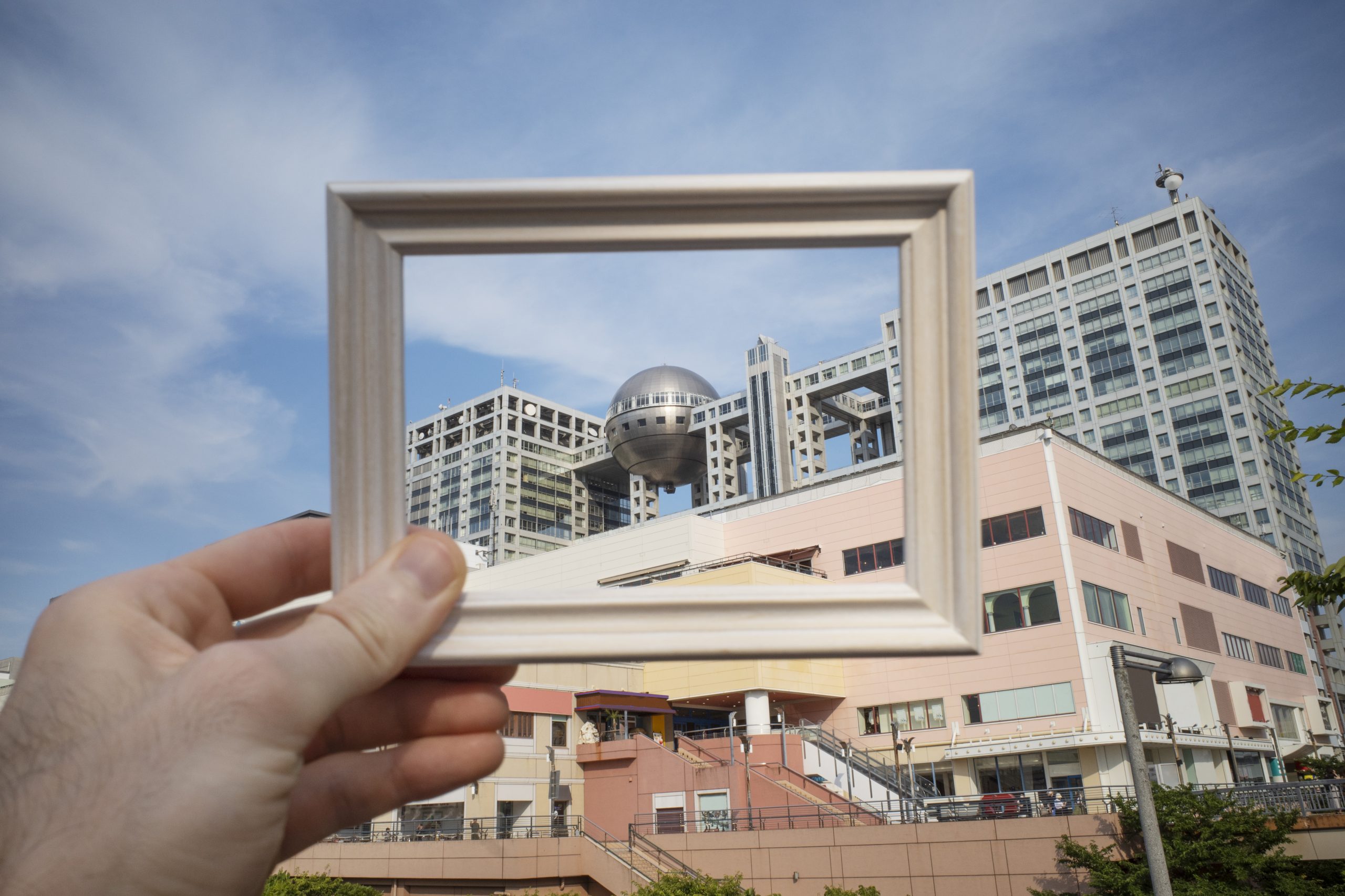 framing-landscape-while-traveling